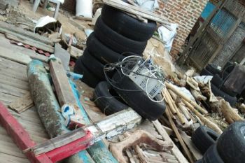 Puluhan rumah dan kapal rusak akibat tsunami