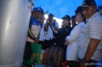 Tiga Menteri Kunjungi Korban Tsunami di Lampung Selatan