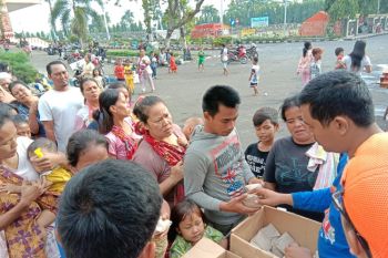 Dapur Umum Sediakan Nasi 1.600 Bungkus  Setiap Hari