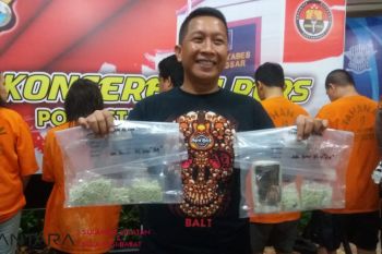 Polisi ungkap peredaran ekstasi dan sabu jelang tahun baru