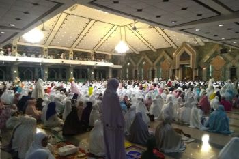 Zikir-doa warnai pergantian tahun 2019 di Makassar