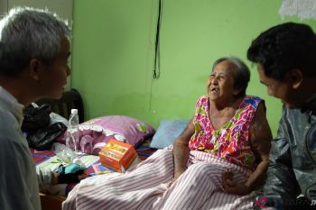 Gubernur - Wagub Jateng sambut Tahun Baru bersama lansia dan yatim piatu