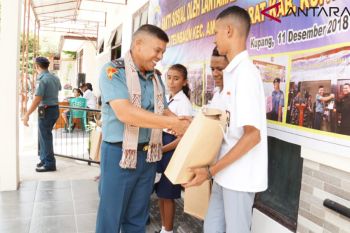 Lantamal Kupang beri pengobatan gratis untuk warga