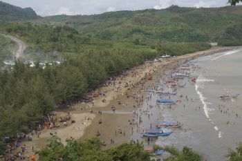 Kunjungan Wisatawan Pantai Gemah Tulungagung