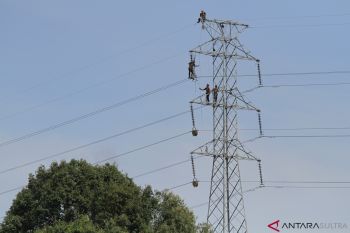 Tiga kecamatan Kolaka Timur teraliri listrik 24 jam