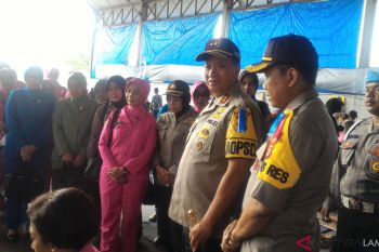 Kapolda Lampung Kunjungi Pengungsi Tsunami