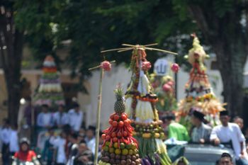 Pawai Ancak Maulid Nabi