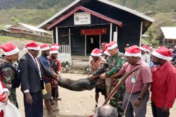 Tokoh agama Papua apresiasi kehadiran TNI-Polri saat Natal