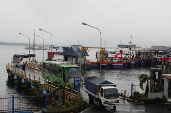 Penyeberangan puncak arus Tahun Baru 2019 di Lombok-Bali lancar