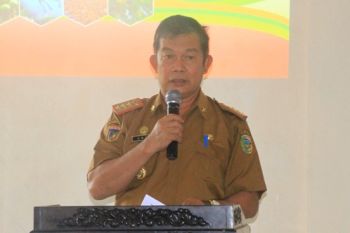 Bupati Parimo: pejabat harus jadi teladan