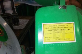 UPTD Metrologi Biak periksa timbangan untuk lindungi konsumen