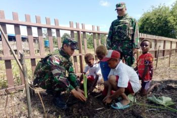Prajurit TNI jadi guru di perbatasan RI-PNG