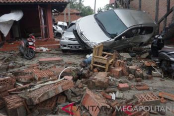 KagamaCare bantu korban tsunami di Lampung Selatan