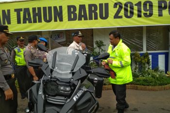 Wakapolda Jateng  supervisi pos  pelayanan dengan bersepeda motor (VIDEO)