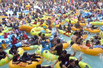 Wisata air padat pengunjung