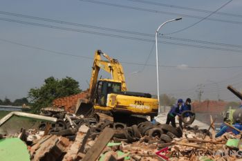 29 bangunan liar di Kudus dibongkar