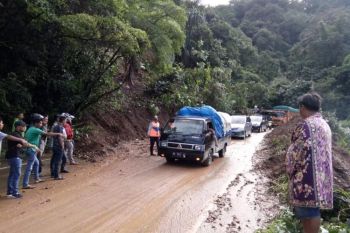 Jalan lintas Solok-Padang sudah bisa dilalui sistem buka tutup