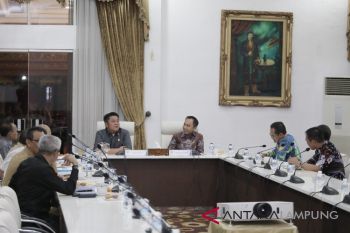 Bupati-Gubernur Sumsel bahas bahas percepatan pemanfaatan Lanudad