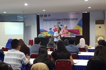 Unifa Makassar perdalam bahasa Inggris mahasiswa-dosen