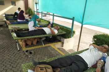 Ratusan nasabah dan karyawan ikuti donor darah Kospin Jasa