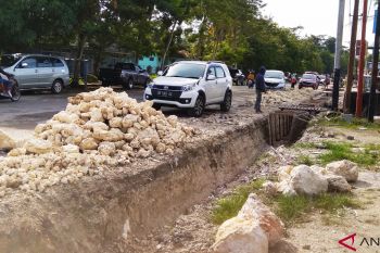 Dinas PU Papua sedang merampungkan drainase di Biak Numfor
