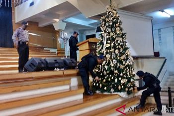 Polisi sterilisasi belasan gereja di Solo