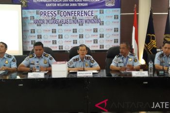 257 pemohon paspor nonprosedural  ditolak Imigrasi Wonosobo