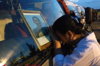 Korban KKB asal Sulsel - Kapolda beri semangat keluarga korban