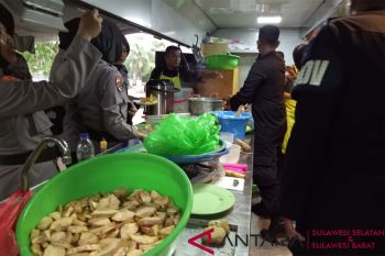 Mobil dapur Brimob beraksi di hari HAM