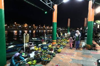 Pasar terapung budaya kesultanan yang lestari
