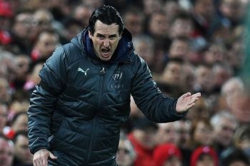 Tendang botol ke arah penonton, Unai Emery didenda FA
