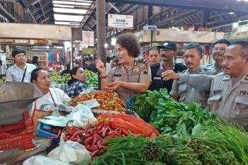 Jelang tahun baru 2019, harga sejumlah komoditas di Solo stabil