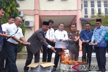 Hindari penyalahgunaan, Pariaman musnahkan 5.759 keping E-KTP rusak