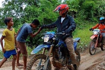 Bupati Nadalsyah naik trail tinjau pembangunan di kecamatan