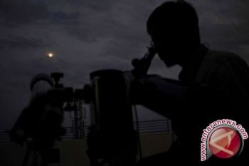 Jogja Astro Club siapkan empat teleskop untuk mengamati "supermoon"