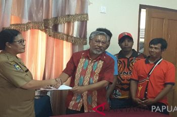 Konsulat RI di Vanimo serahkan tiga nelayan asal Jayapura