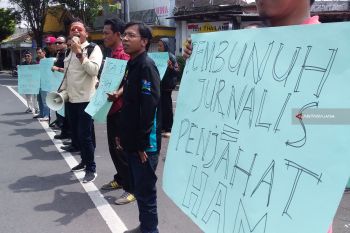 Diawali Jalan Mundur, Aliansi Jurnalis Jember Demo Tolak Remisi Pembunuh Jurnalis