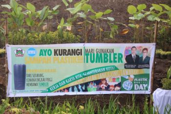 Pemkot Tomohon canangkan penggunaan tumbler kurangi sampah plastik