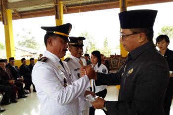Bupati Poso lantik pejabat Eselon III dan IV di Desa Watutau