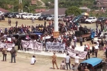 Ribuan pengunjuk rasa desak DPRD Morut panggil Wabub Asrar