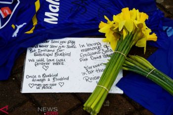 Cardiff berkabung bersama keluarga Sala, batalkan perjalanan ke Tenerife