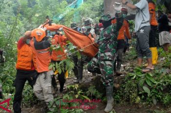 Korban banjir-longsor di Gowa mencapai 53 orang