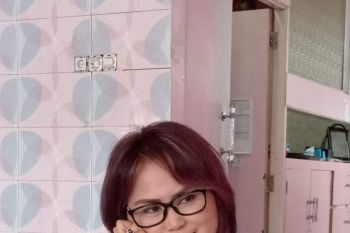 Debora Rumawouw penyelam yang bikin album solo
