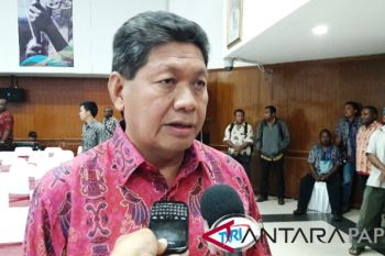 Pemkab Yapen berencana memperbaiki Stadion Marora untuk kepentingan PON 2020