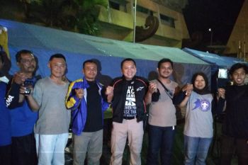Gubernur Apresiasi Relawan Setia Layani Pengungsi Tsunami
