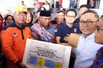 Ketua MPR Kunjungi Korban Tsunami di Lampung Selatan