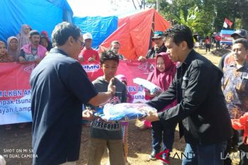 LKBN ANTARA Salurkan Bantuan Kepada Korban Tsunami di Lampung