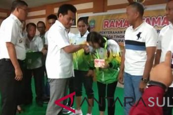 Konawe Utara serahkan bonus atlet Porprov  Rp2,6 miliar