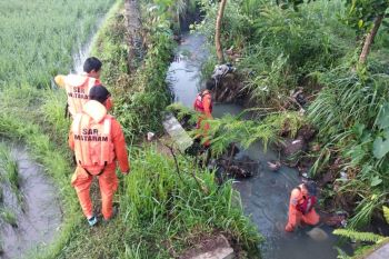 Bayi dua tahun meninggal terseret air selokan