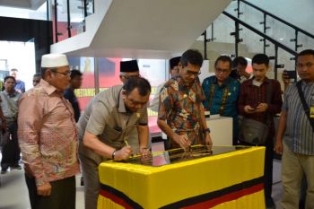 Gubernur harapkan kinerja DPRD meningkat dengan gedung baru
